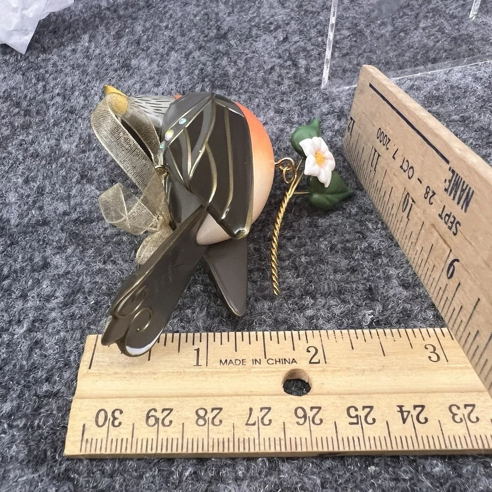 Hallmark 2018 Beauty of Birds, ROBIN Keepsake Ornament #14 Series New QX9453